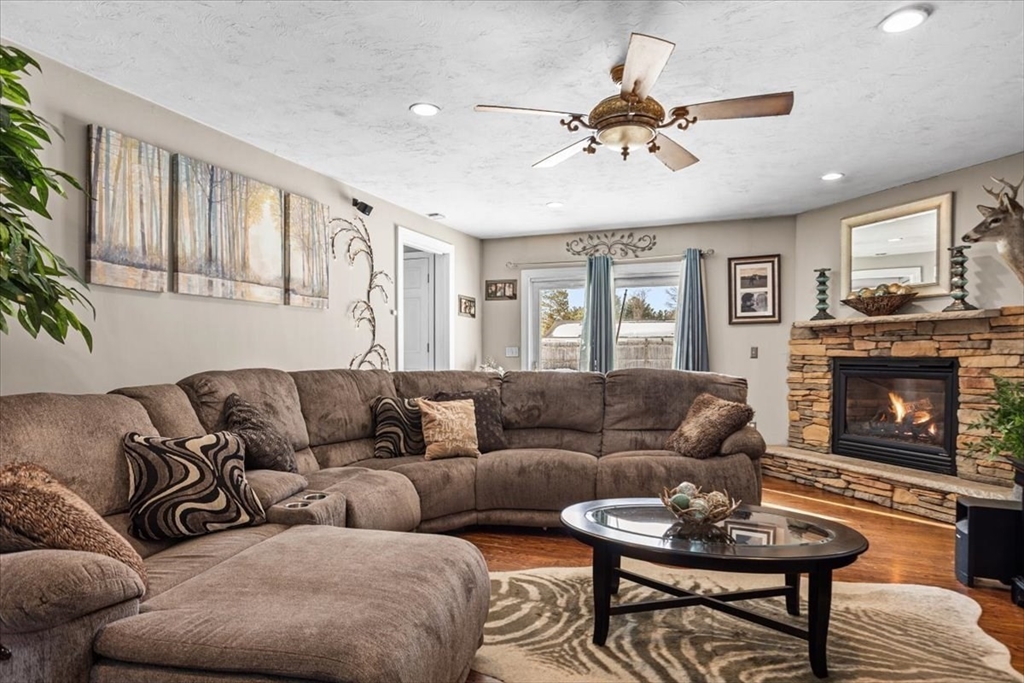 67 Jeannine Road Bellingham, MA 02019 - Photo 3 of 27 Gallery Image 3