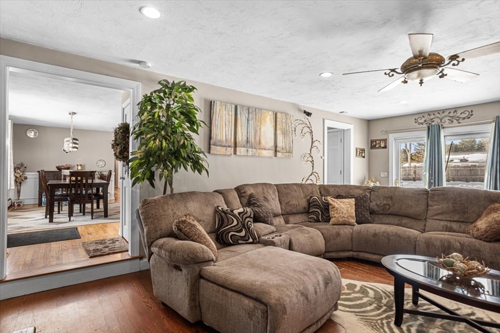 67 Jeannine Road Bellingham, MA 02019 - Photo 4 of 27 Gallery Image 4