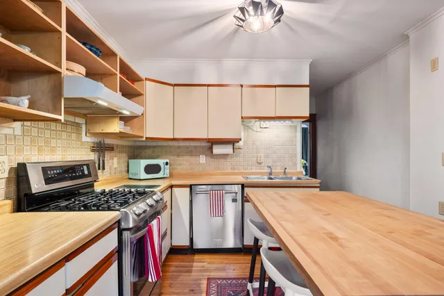 $525,000 | 2101 Scudder Street, St. Paul, MN 55108