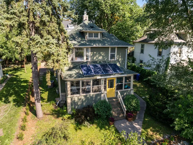 $525,000 | 2101 Scudder Street, St. Paul, MN 55108