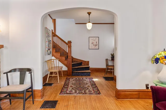 $525,000 | 2101 Scudder Street, St. Paul, MN 55108