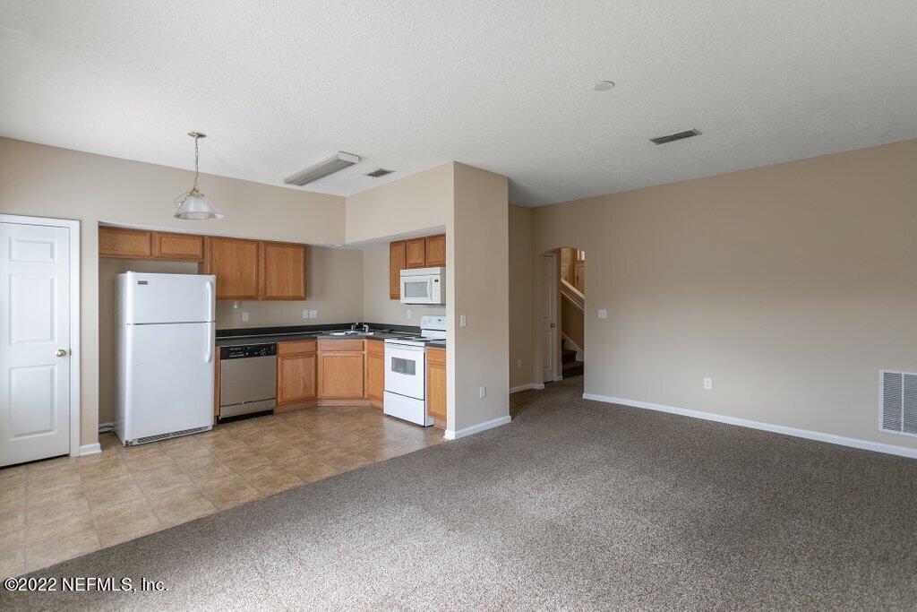 5260 Collins Road, Unit 902 Jacksonville, FL 32244 - Photo 5 of 28 5260 Collins Rd Unit 902 (9).jpg-SMALL