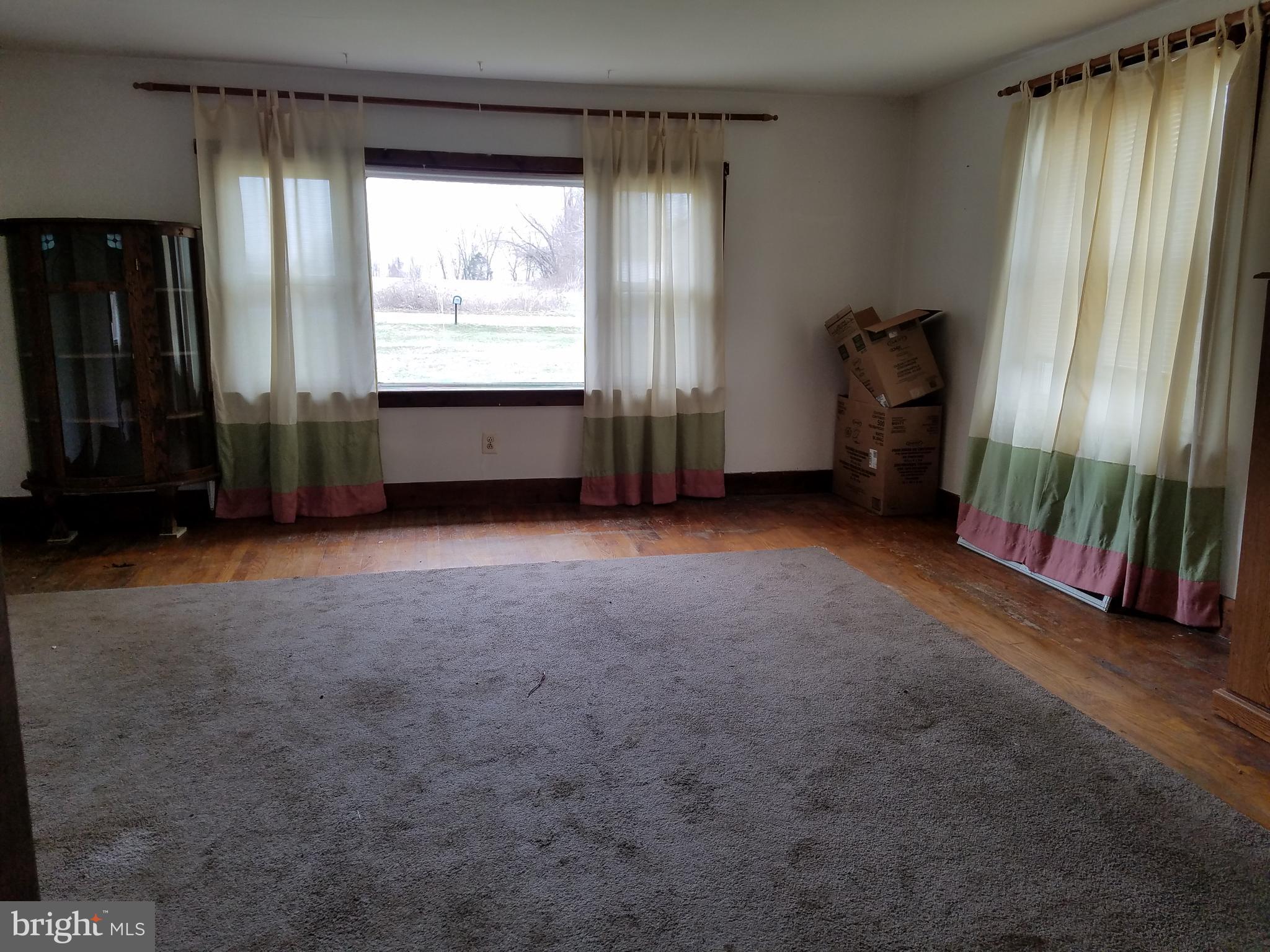 1536 North Stepney Road Aberdeen, MD 21001 - Photo 7 of 16 Living Room