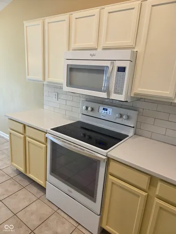 $323,188 | 7440 Oakview Drive, Avon, IN 46123