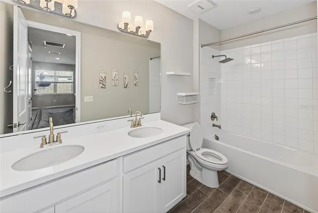 $4,400 | 10109 Milky Way Circle, Sarasota, FL 34241