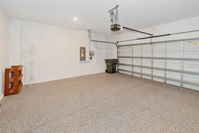 $4,400 | 10109 Milky Way Circle, Sarasota, FL 34241