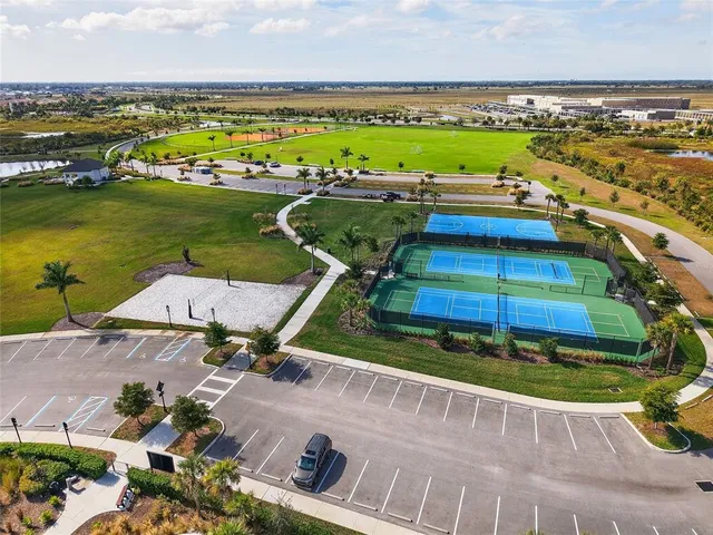 $4,400 | 10109 Milky Way Circle, Sarasota, FL 34241