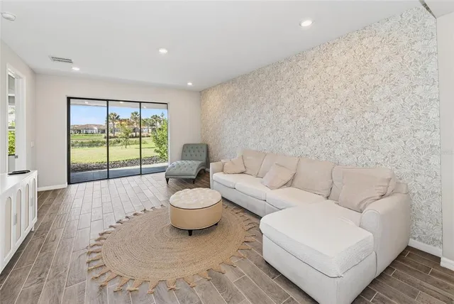 $4,400 | 10109 Milky Way Circle, Sarasota, FL 34241