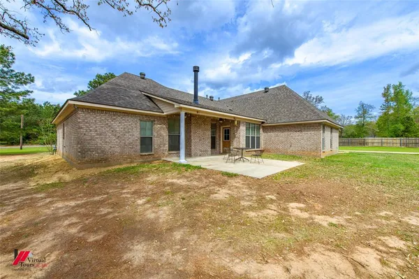 $450,000 | 7784 North Lakeshore Drive, Shreveport, LA 71107