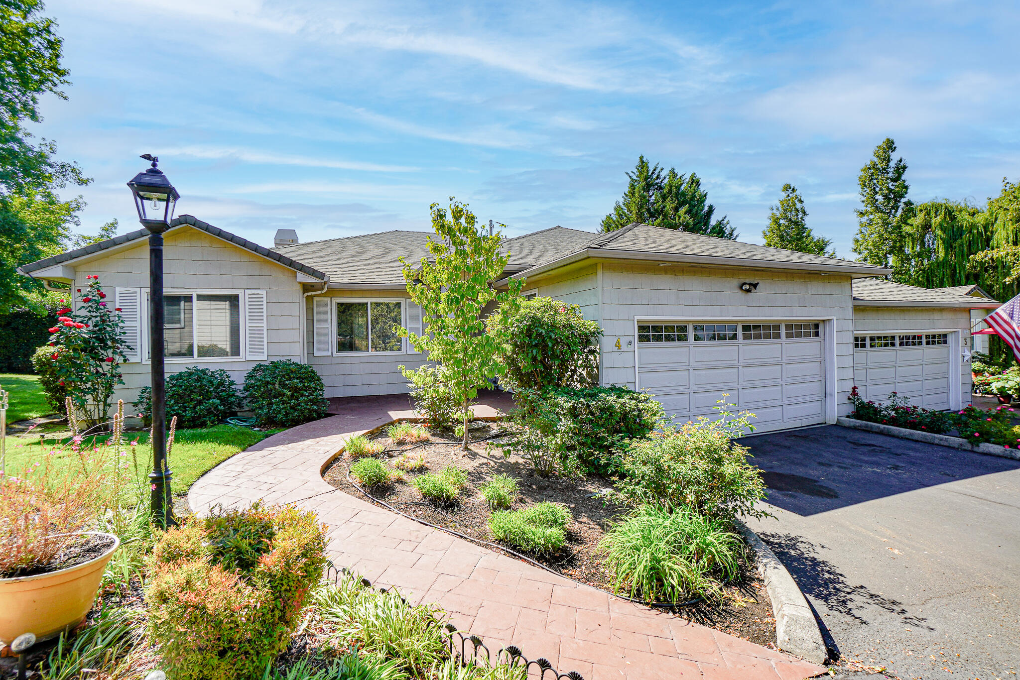 2398 Springbrook Road, Unit 4 Medford, OR 97504 - Photo 1 of 27 cover