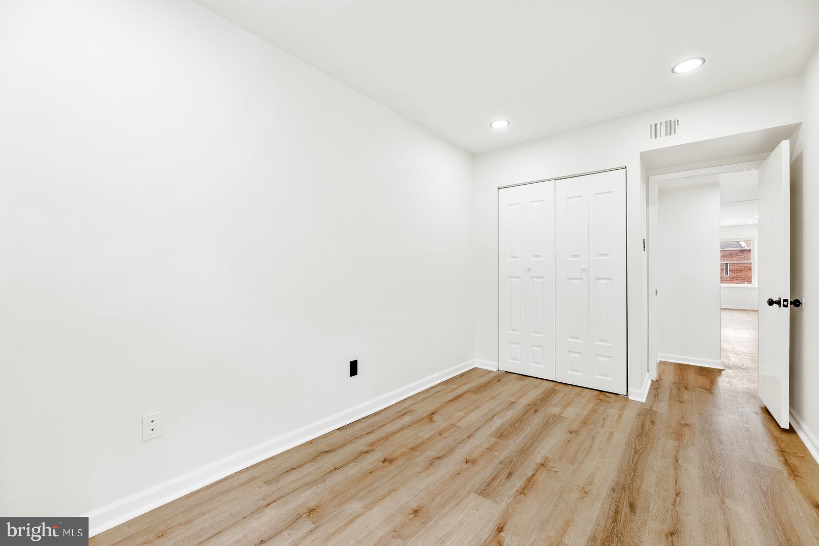 12084 Abby Road Philadelphia, PA 19154 - Photo 29 of 39 Gallery Image 29