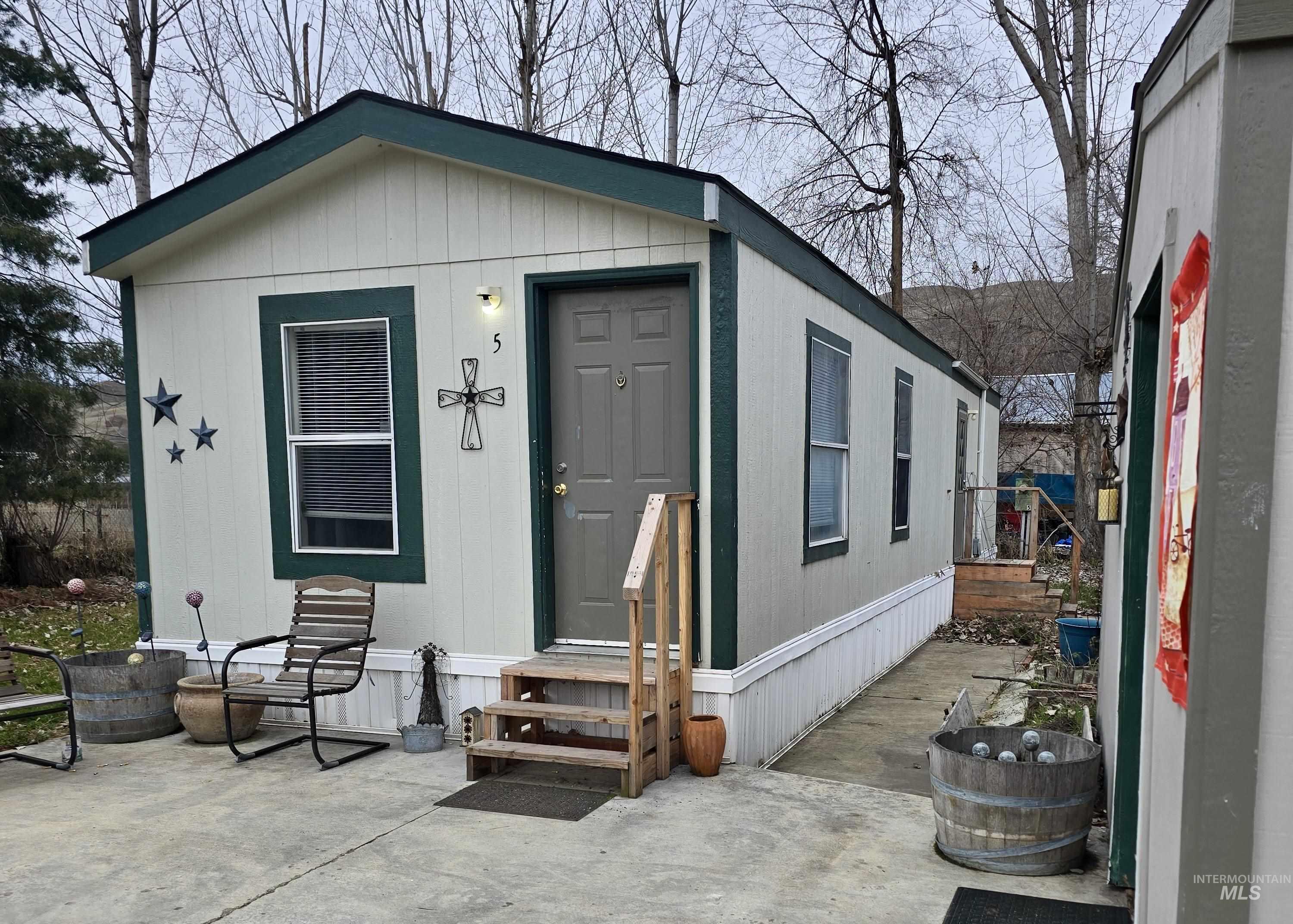 109 Adams Street Horseshoe Bend, ID 83629 - Photo 9 of 13 Space #5 - Park-owned manufactured home - exteriror