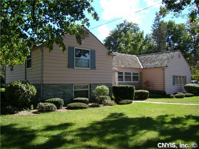 216 East Walnut Street Oneida, NY 13421 - Photo 1 of 1 Exterior Front