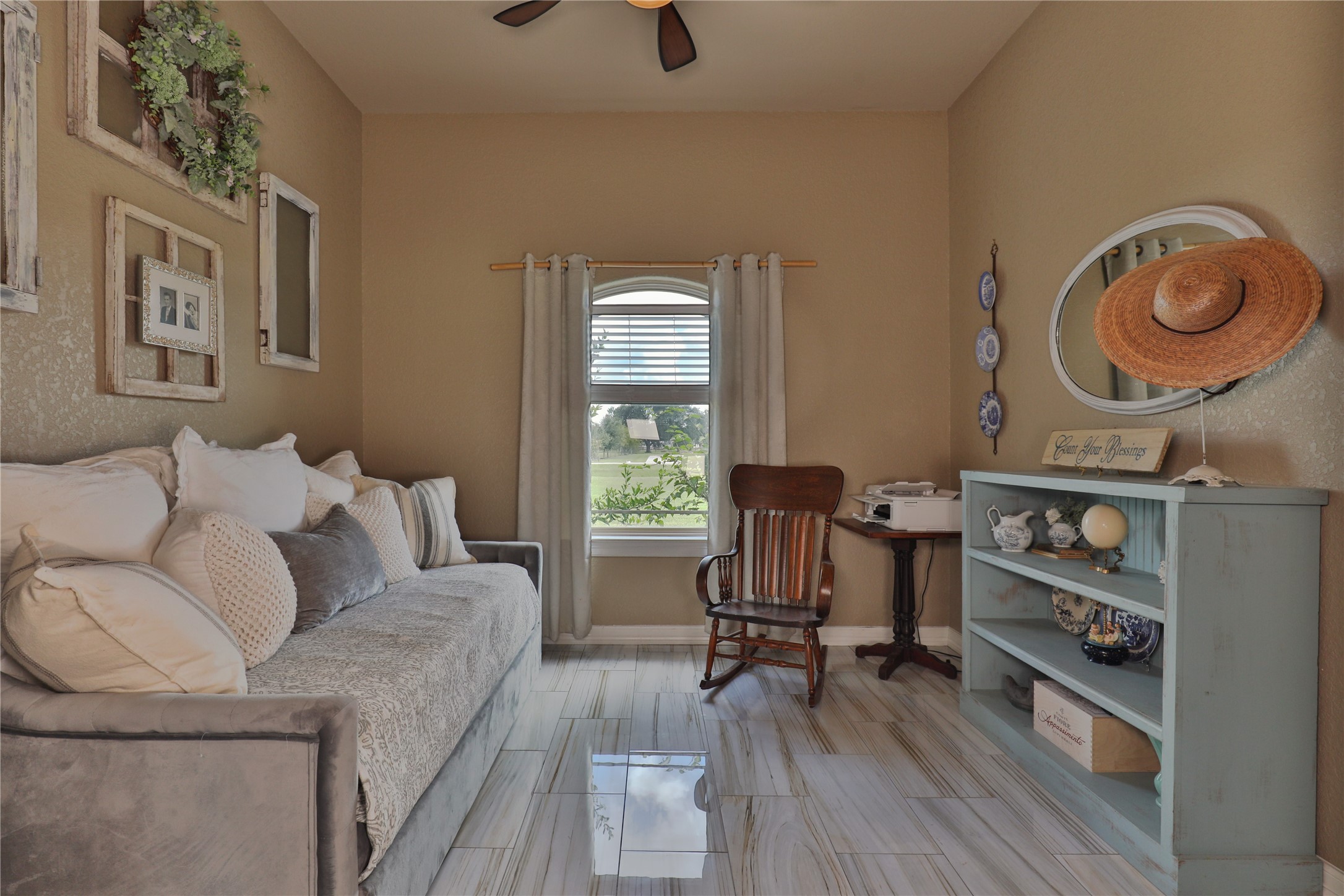 814 Comanche Trail Drive Rosharon, TX 77583 - Photo 31 of 50 a living room with furniture and a wooden floor