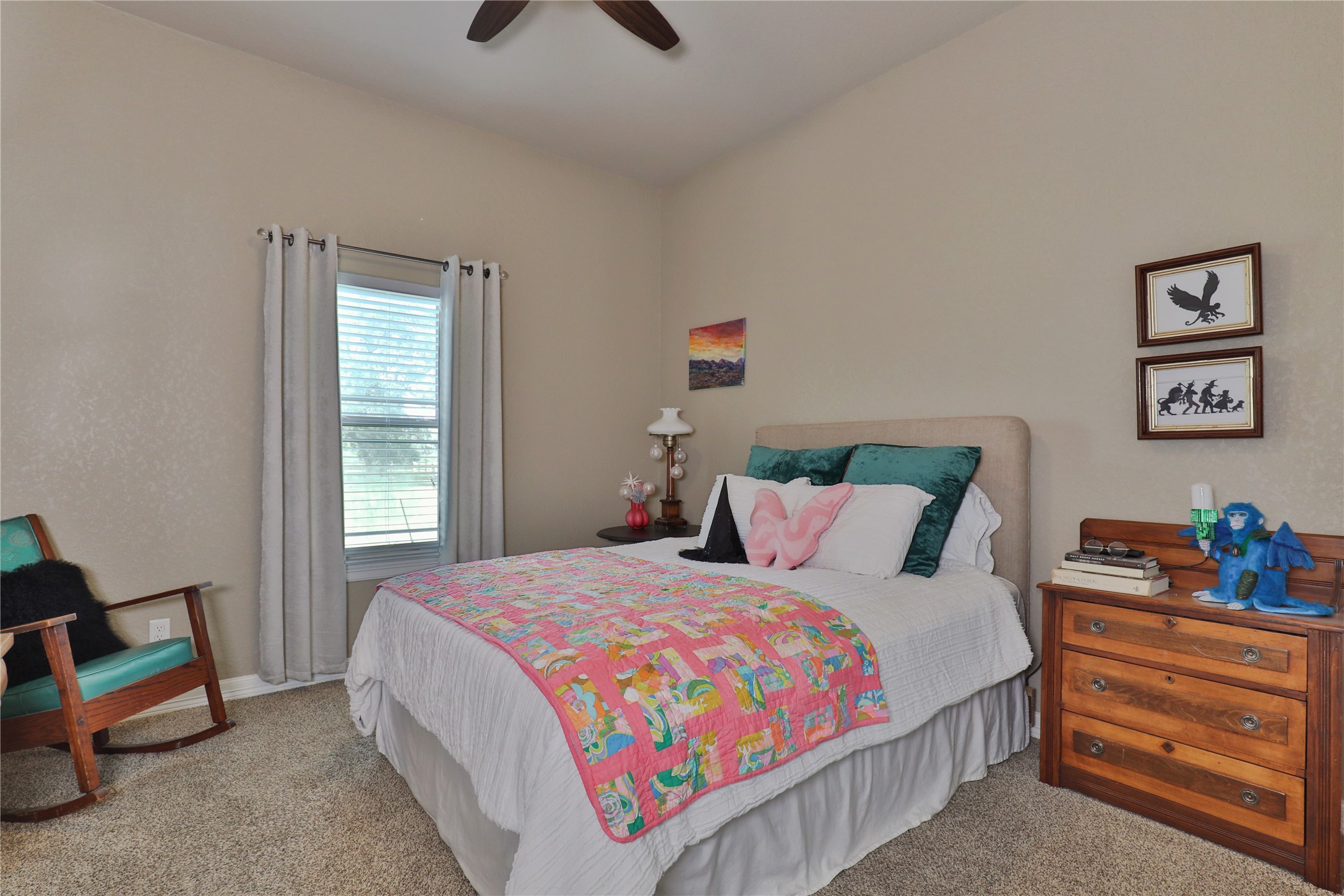 814 Comanche Trail Drive Rosharon, TX 77583 - Photo 36 of 50 a bedroom with bed and a window