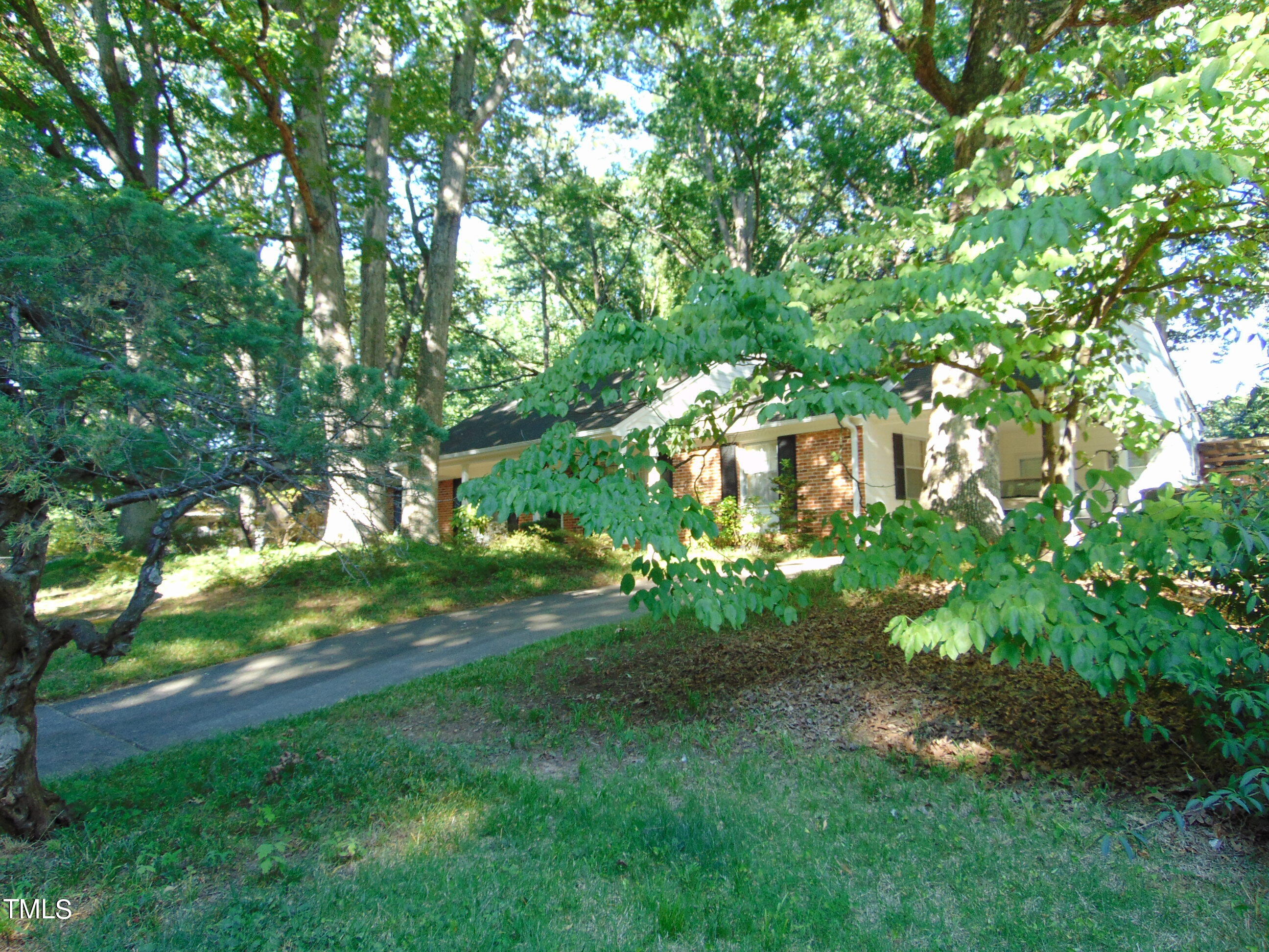 5400 Emerson Drive Raleigh, NC 27609 - Photo 2 of 55 DSC02613