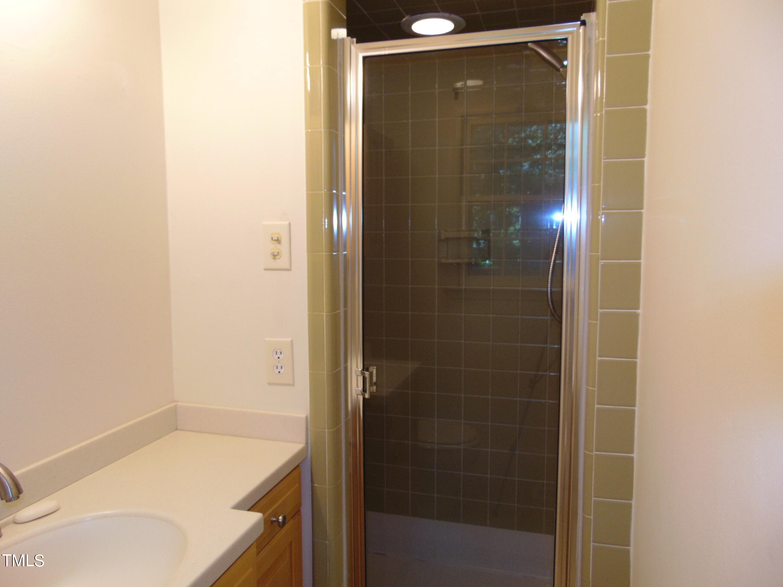 5400 Emerson Drive Raleigh, NC 27609 - Photo 34 of 55 DSC02732