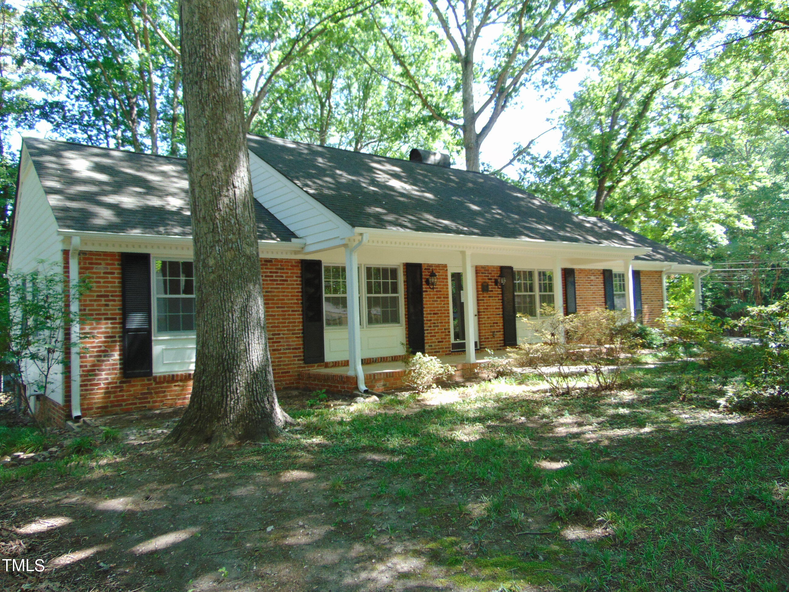 5400 Emerson Drive Raleigh, NC 27609 - Photo 7 of 55 DSC02770