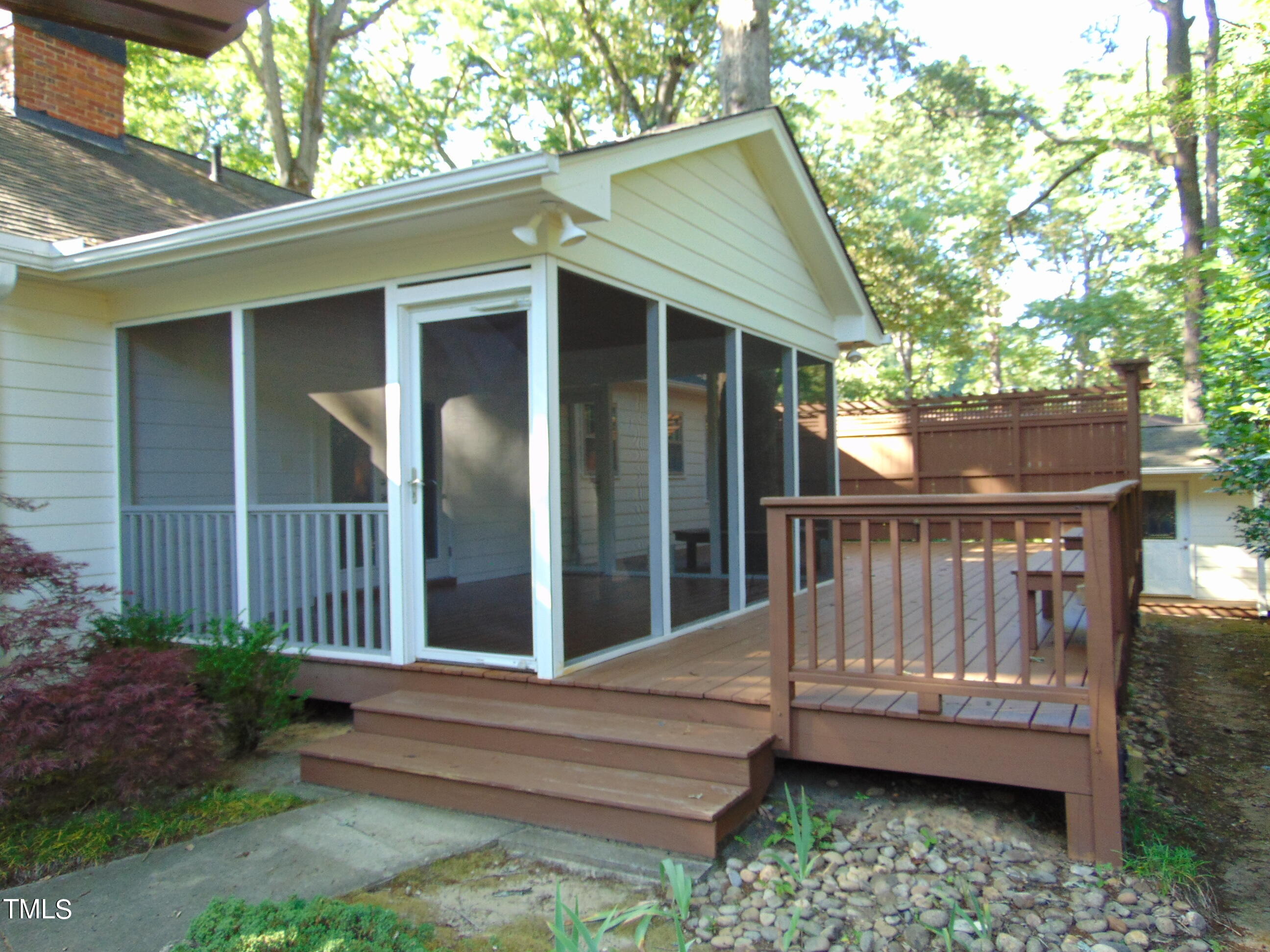 5400 Emerson Drive Raleigh, NC 27609 - Photo 8 of 55 DSC02627