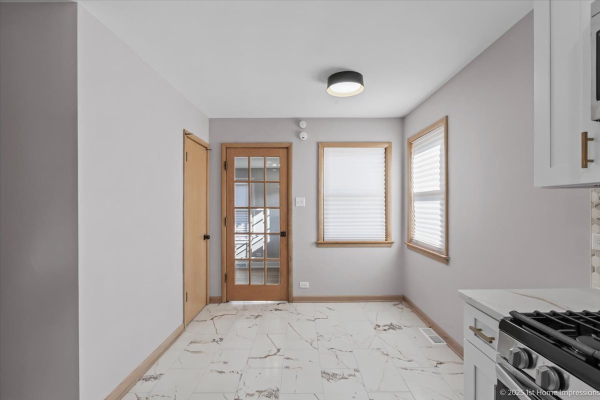 9733 South Springfield Avenue Evergreen Park, IL 60805 - Photo 11 of 37