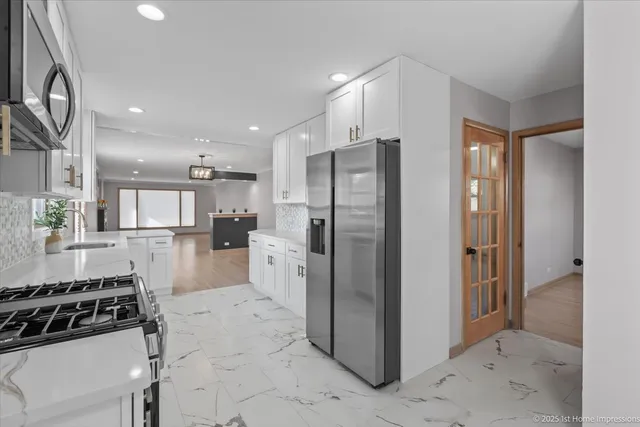 $515,000 | 9733 South Springfield Avenue, Evergreen Park, IL 60805