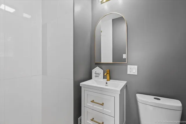 $515,000 | 9733 South Springfield Avenue, Evergreen Park, IL 60805