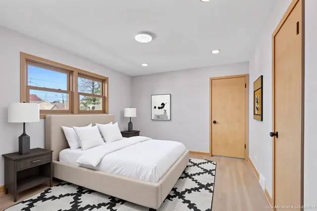 $515,000 | 9733 South Springfield Avenue, Evergreen Park, IL 60805