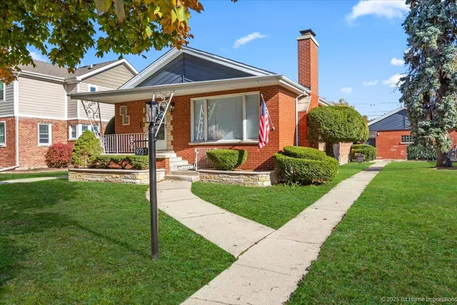 $515,000 | 9733 South Springfield Avenue, Evergreen Park, IL 60805