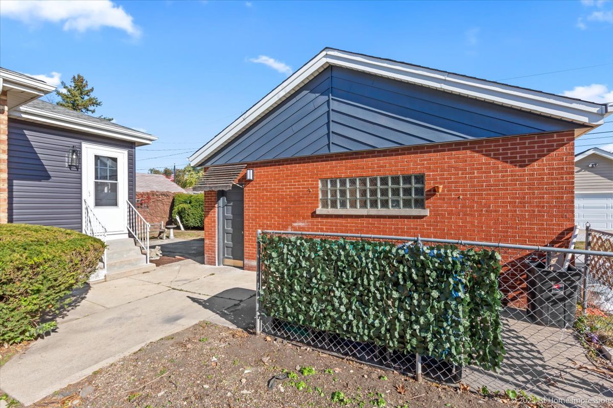 9733 South Springfield Avenue Evergreen Park, IL 60805 - Photo 33 of 37