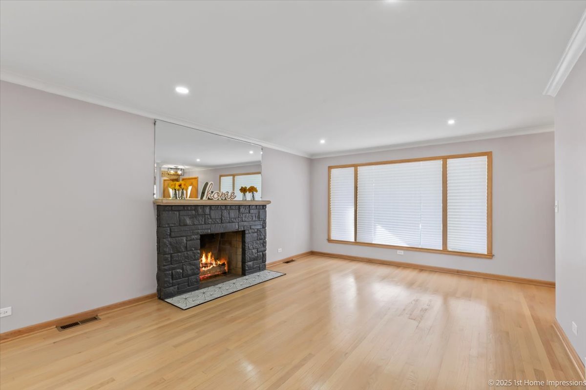 9733 South Springfield Avenue Evergreen Park, IL 60805 - Photo 6 of 37