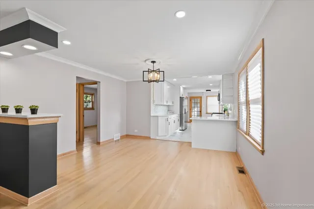 $515,000 | 9733 South Springfield Avenue, Evergreen Park, IL 60805