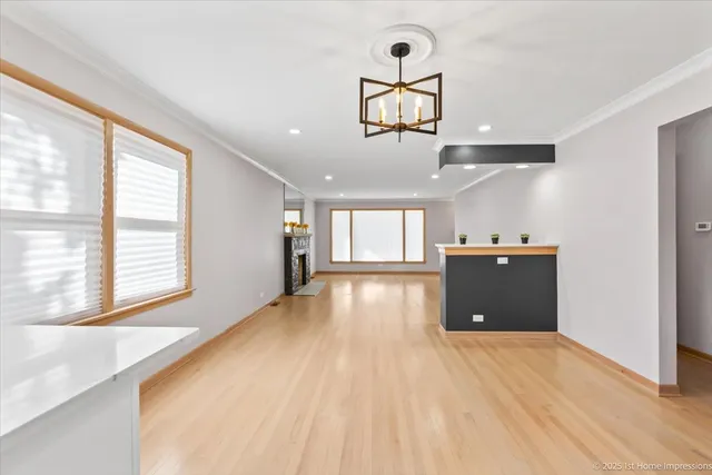 $515,000 | 9733 South Springfield Avenue, Evergreen Park, IL 60805