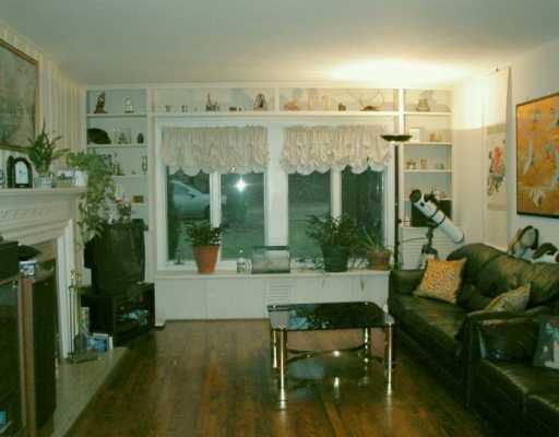 232 Connecting Road Mt. Lebanon, PA 15228 - Photo 2 of 8 Living Room.