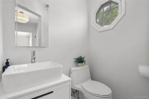 $1,525,000 | 63 Underhill Road, Scarsdale, NY 10583