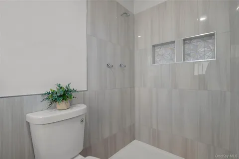 $1,525,000 | 63 Underhill Road, Scarsdale, NY 10583