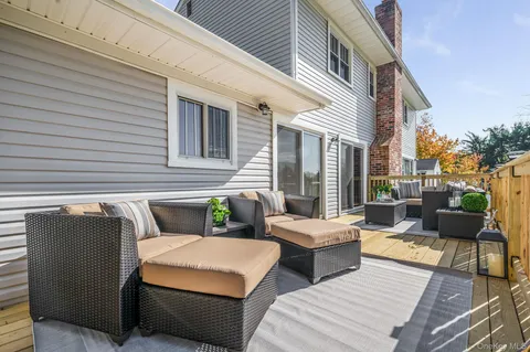 $1,525,000 | 63 Underhill Road, Scarsdale, NY 10583