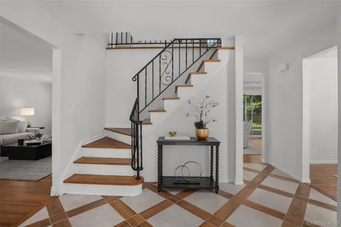 $1,525,000 | 63 Underhill Road, Scarsdale, NY 10583