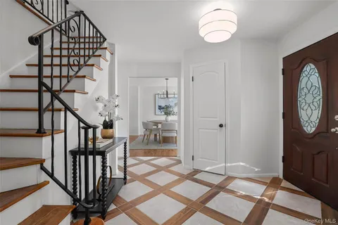 $1,525,000 | 63 Underhill Road, Scarsdale, NY 10583