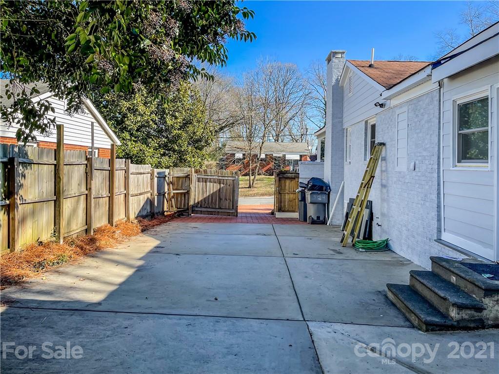 3939 Tillman Road Charlotte, NC 28208 - Photo 17 of 22