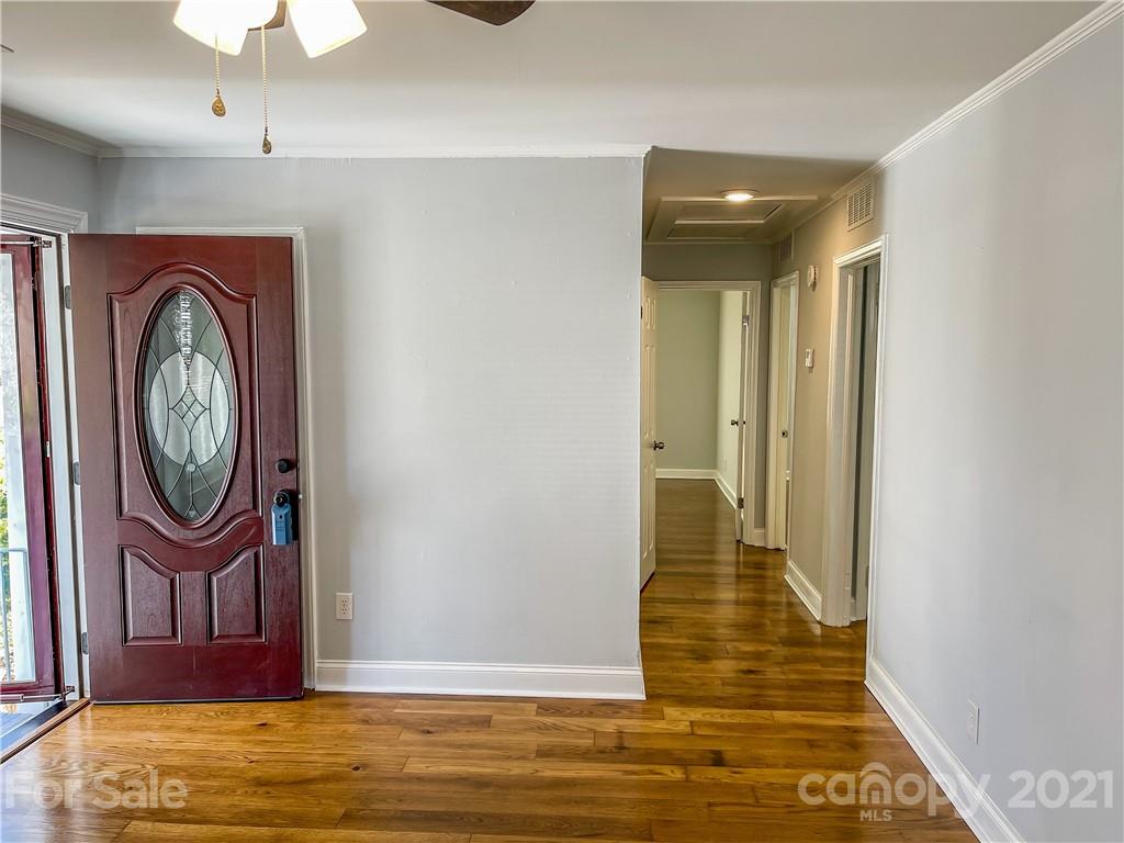 3939 Tillman Road Charlotte, NC 28208 - Photo 4 of 22