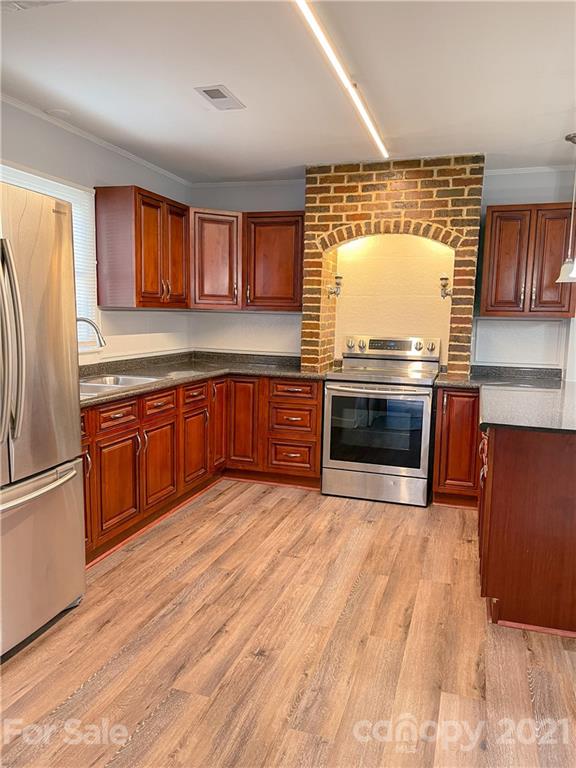 3939 Tillman Road Charlotte, NC 28208 - Photo 10 of 22