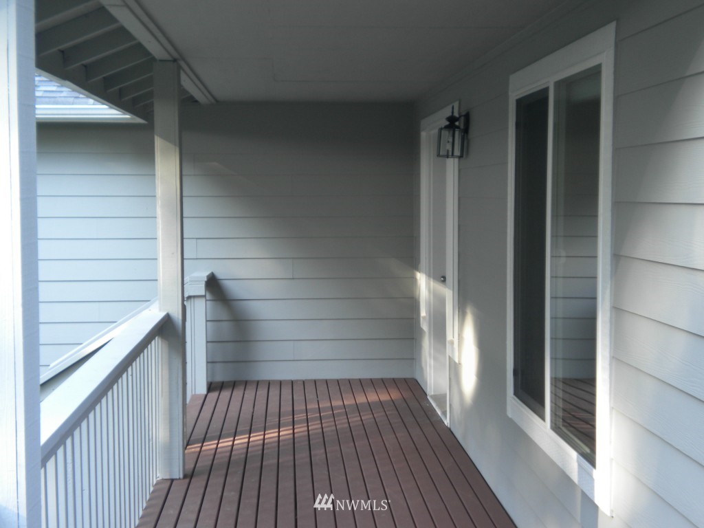4080 Southwest Lake Helena Road Port Orchard, WA 98367 - Photo 5 of 25 Gallery Image 5