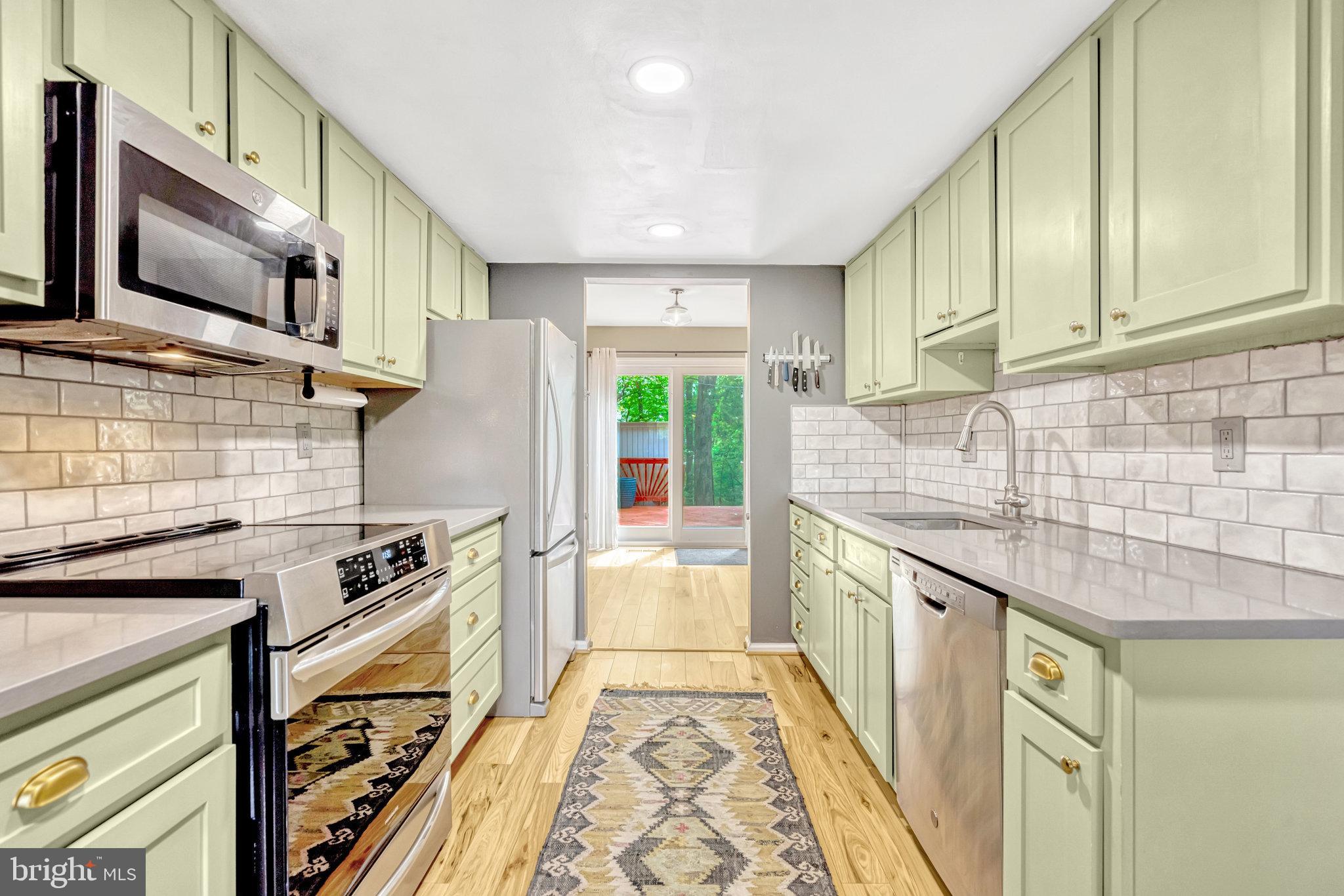 8519 Jenner Court Springfield, VA 22153 - Photo 9 of 40 Gorgeous Remodeled Kitchen