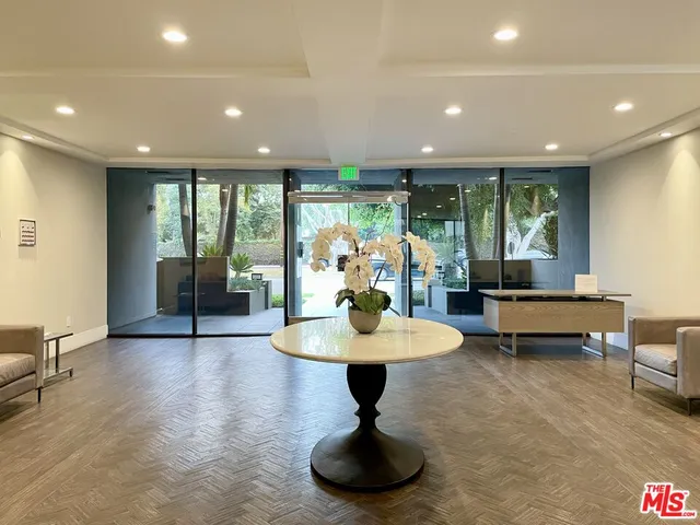 $1,099,000 | 12115 San Vicente Boulevard, Unit 207, Los Angeles, CA 90049