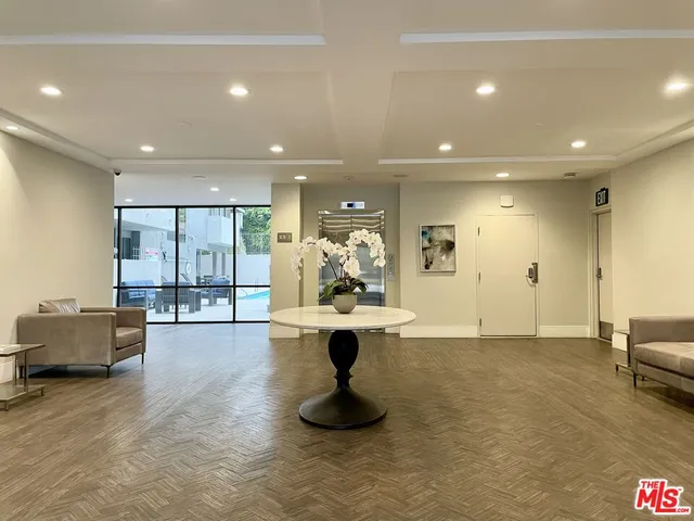$1,099,000 | 12115 San Vicente Boulevard, Unit 207, Los Angeles, CA 90049