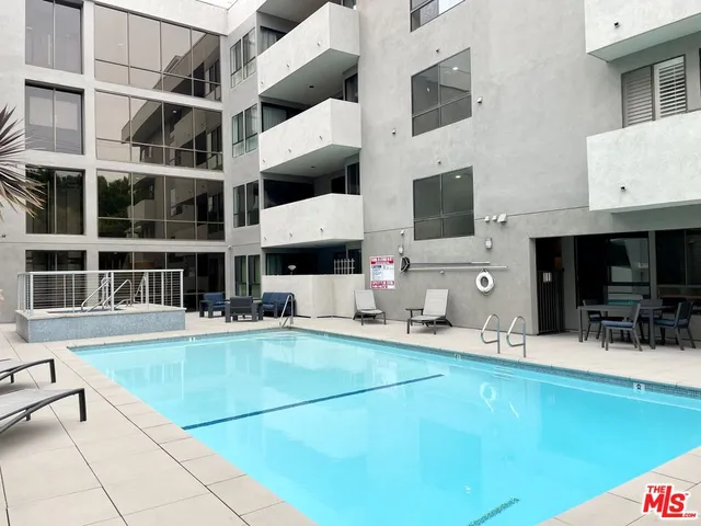 $1,099,000 | 12115 San Vicente Boulevard, Unit 207, Los Angeles, CA 90049