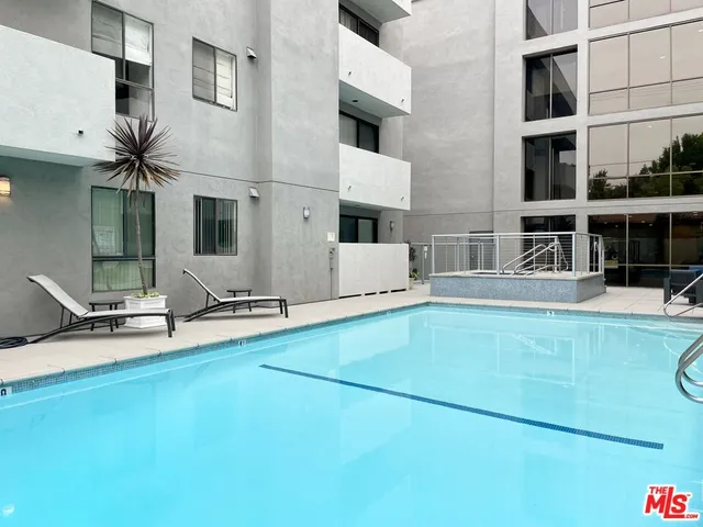 $1,099,000 | 12115 San Vicente Boulevard, Unit 207, Los Angeles, CA 90049