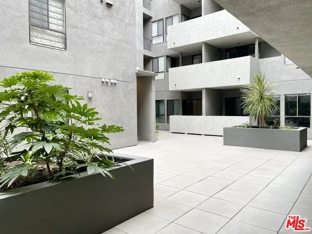 $1,099,000 | 12115 San Vicente Boulevard, Unit 207, Los Angeles, CA 90049