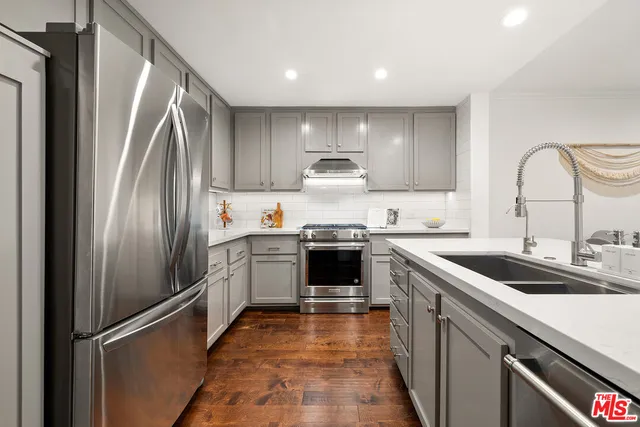 $1,099,000 | 12115 San Vicente Boulevard, Unit 207, Los Angeles, CA 90049