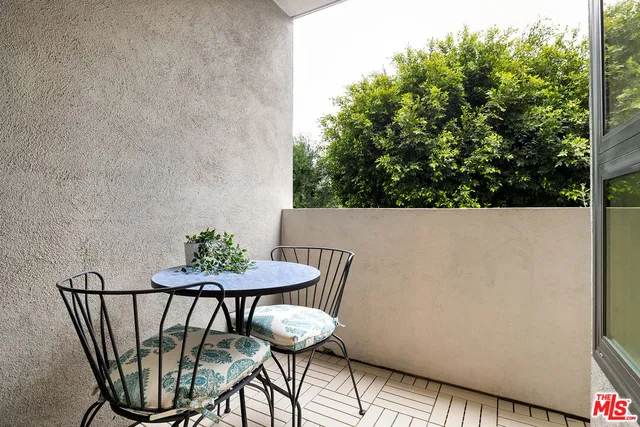 $1,099,000 | 12115 San Vicente Boulevard, Unit 207, Los Angeles, CA 90049